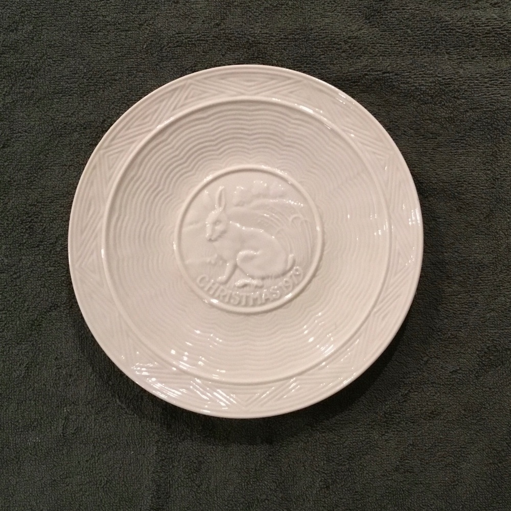 Belleek Christmas Plate 1979 A Hare At Rest